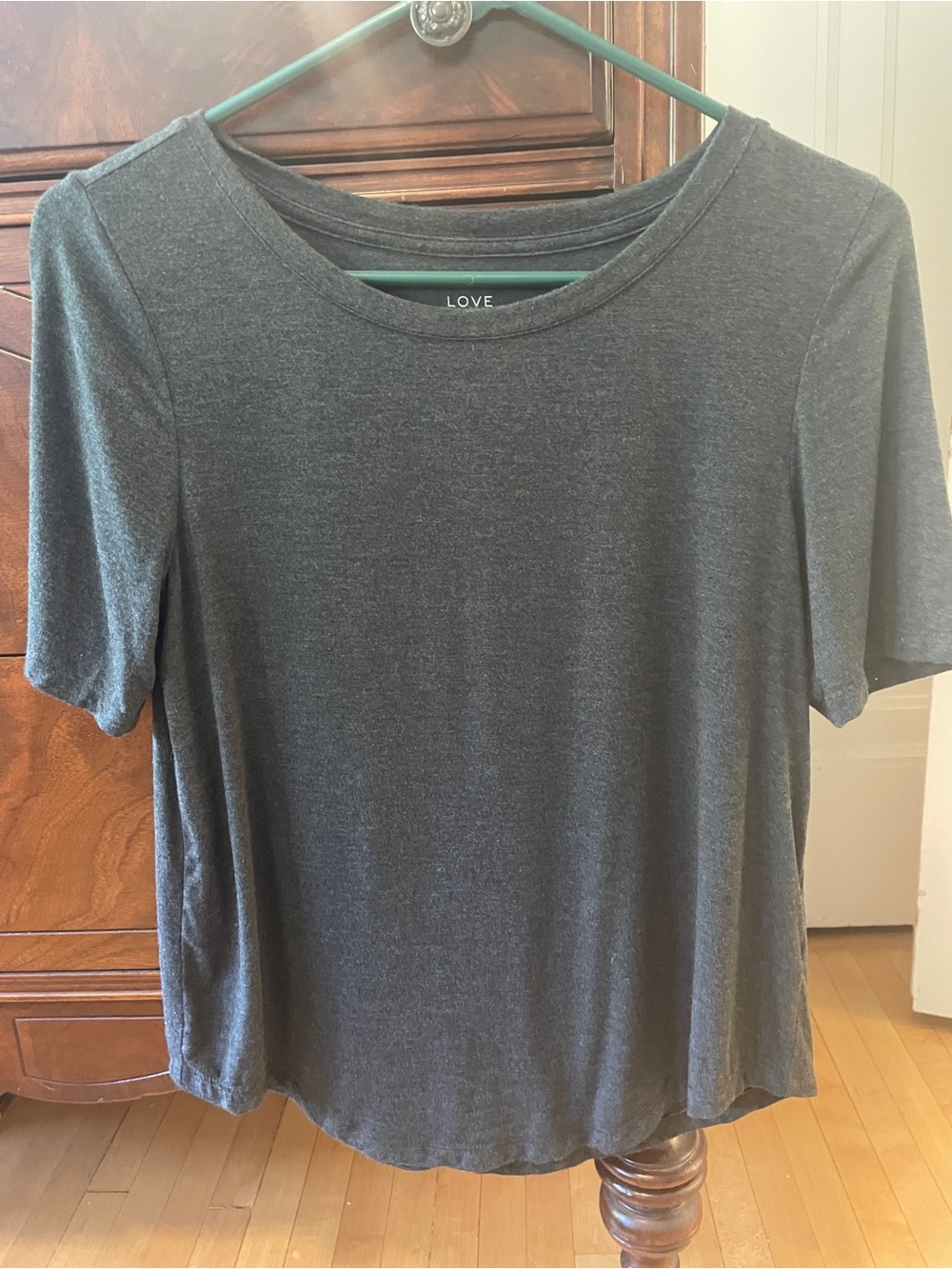 Gap Love Short Sleeve Crewneck Tee in Charcoal Black